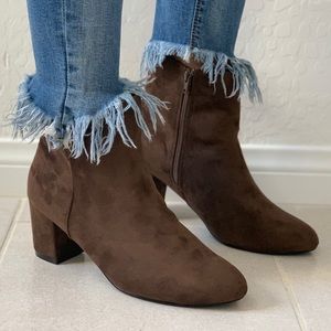 NIB Chocolate Kitten Block Heel Chelsea Ankle Boot